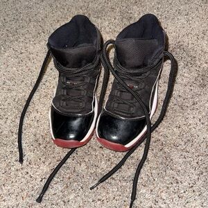Jordan Retro 11’s Bred. Youth size 6. Nike